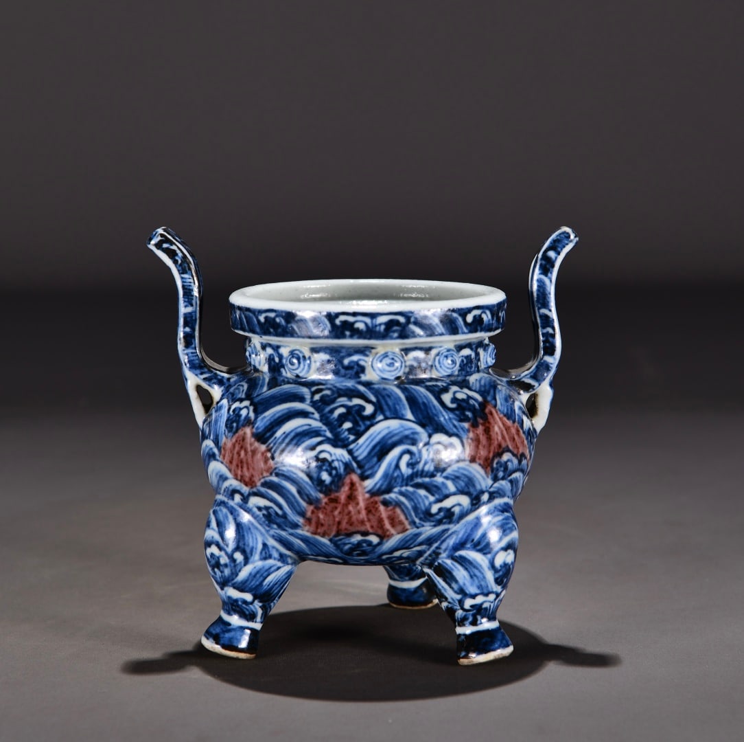 Formerly in the collection of a Ming Dynasty Xuande period blue and white underglaze red incense: Dimensions: Height 13cm, Width 13cm Provenance:Mr. Jacob, Maryland. Inherited from his father. Our dedicated team expertly handles both domestic and global shipping arrangements.We accept wire transfe