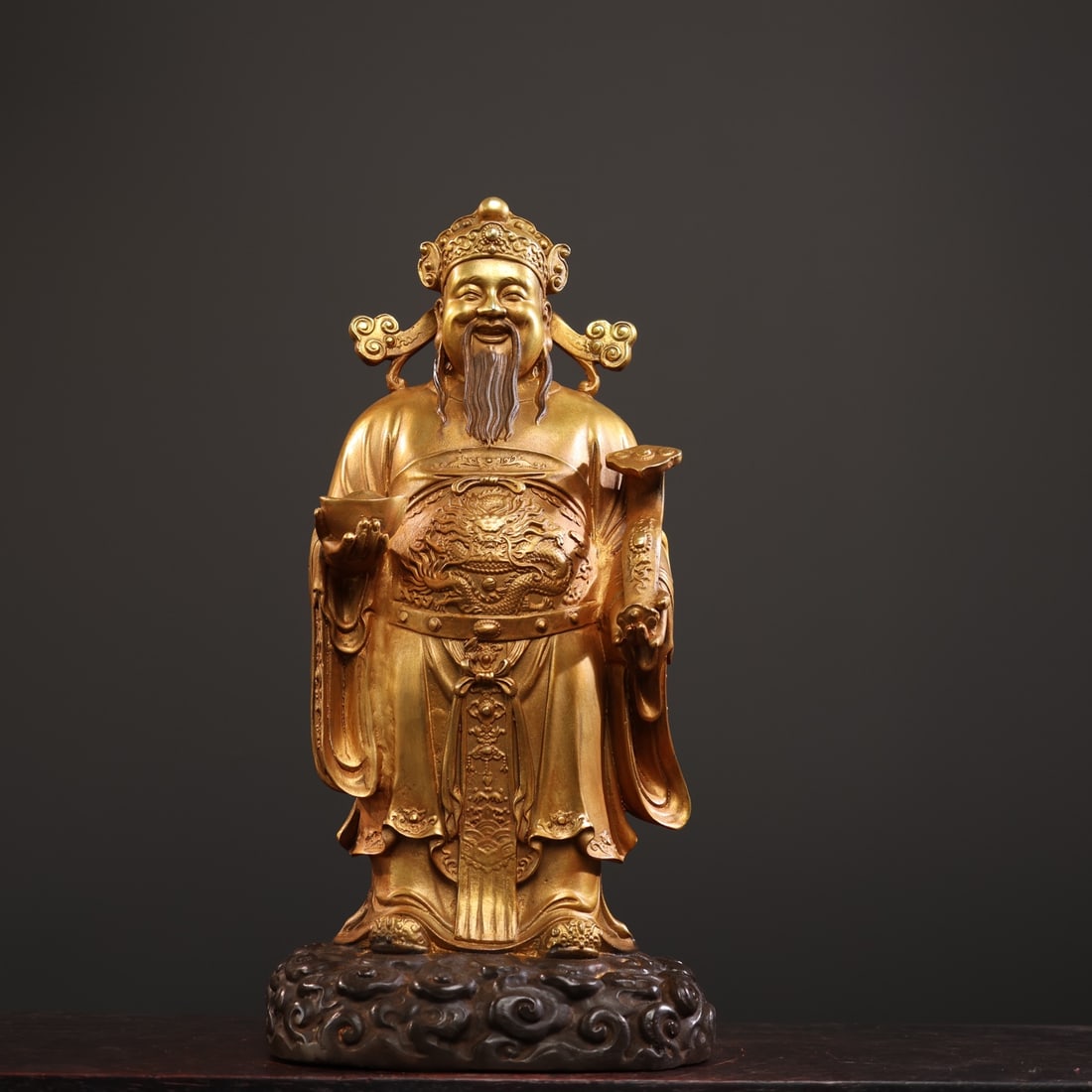 This exquisite pure bronze gilt bronze God of Wealth statue is well-proportioned, suitable for home (1 of 9)