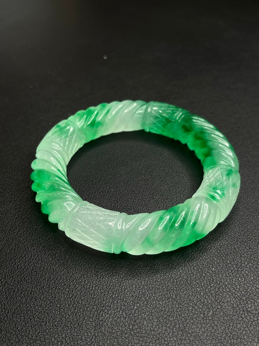 High-ice jadeite twisted bracelet (1 of 5)