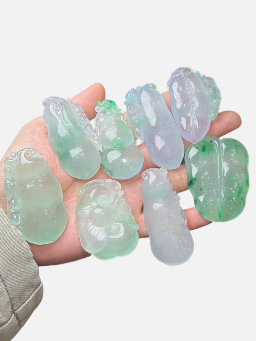 Large jadeite pendant of icy texture: Large jadeite pendant, icy and translucent, thick and three-dimensional. Provenance:Private collection from a professor in Harvard University. Our dedicated team expertly handles both domestic and glo