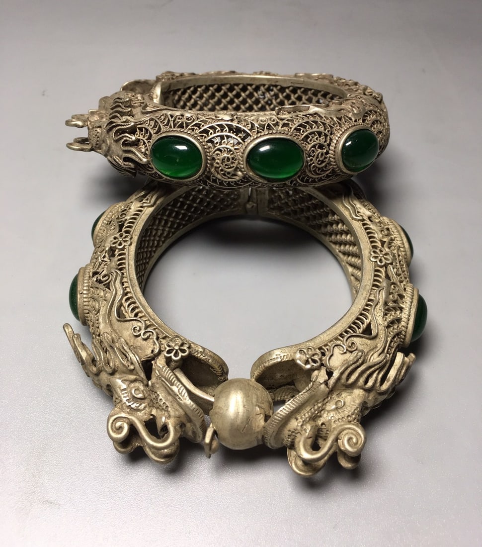 Silver-set jade bracelet (1 of 9)