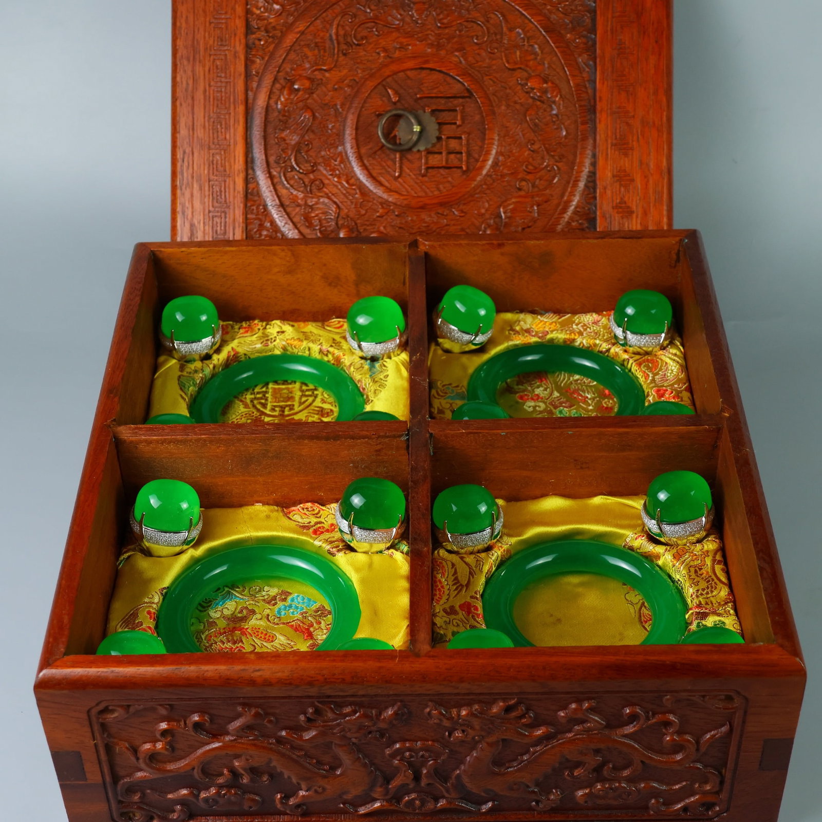 Perfectly crafted high-grade ice crystal carving set (1 of 9)