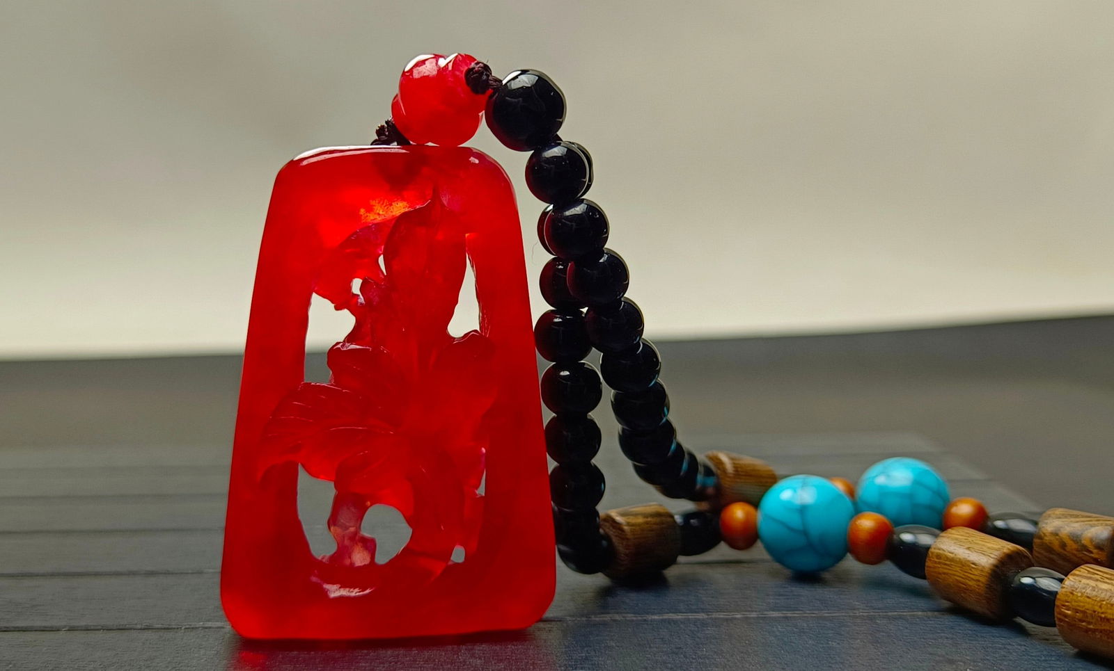 Top-grade dragon stone type extra-large and extra-thick red jadeite hand-held piece (1 of 7)