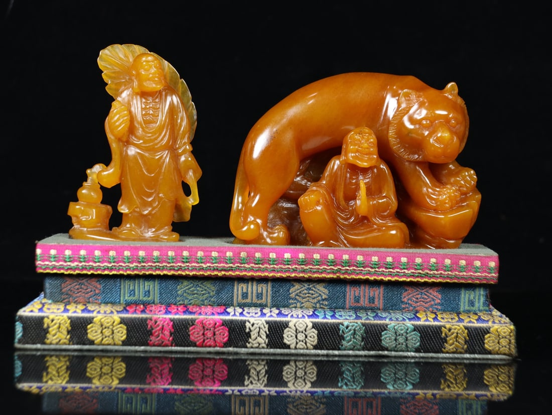 Tianhuang stone carved figure ornament (1 of 9)