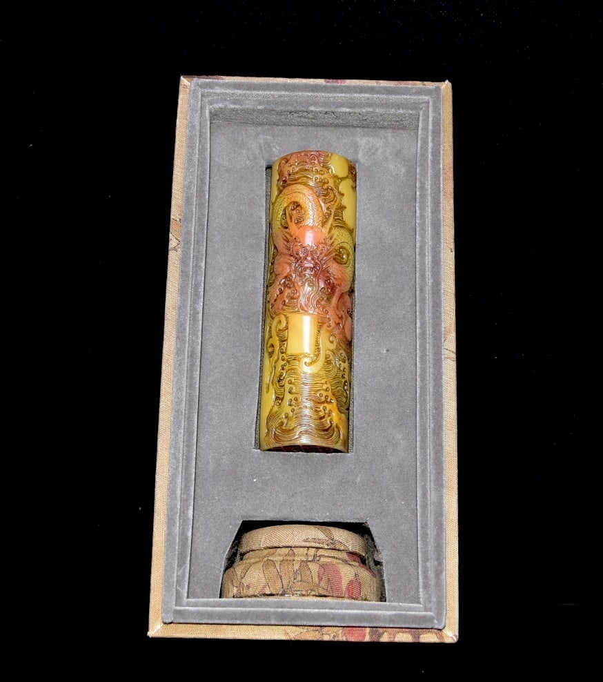 Shoushan stone Tianhuang stone round dragon pattern seal (1 of 9)