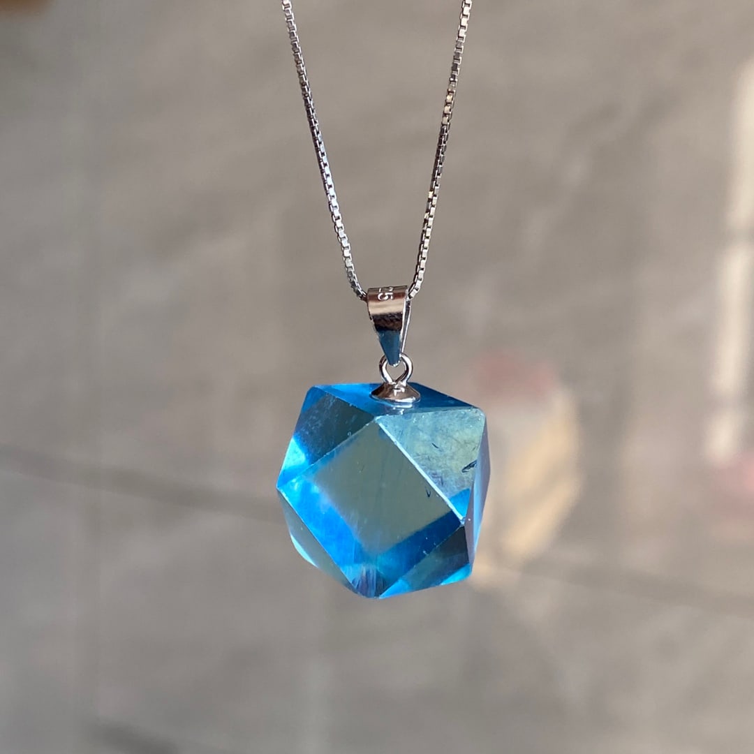 Natural aquamarine amorphous pendant (1 of 9)