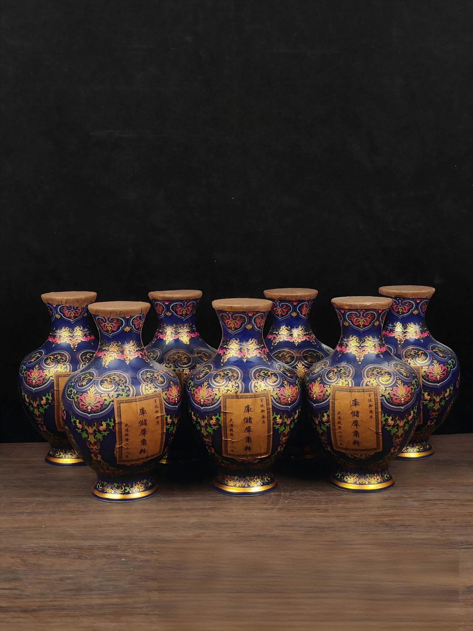 xijiao powder: Xijiao powder, inlaid blue and white porcelain bottle, well preserved, dimensions: 20 x 12 cm, weight: 0.75 kg Provenance:Private collection, Vancouver, Canada. Our dedicated team expertly handles bot