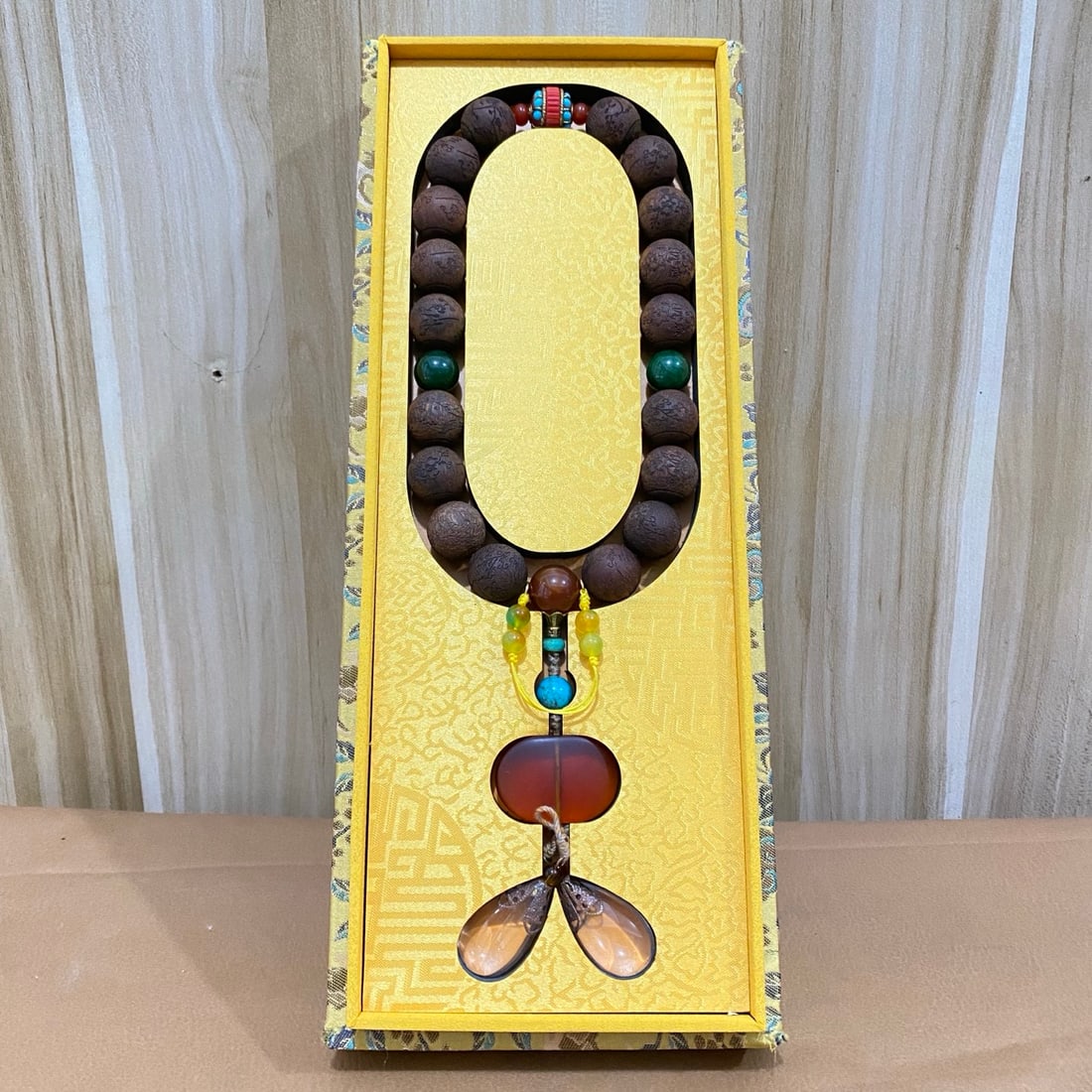 Agarwood 18-bead handheld box (1 of 9)