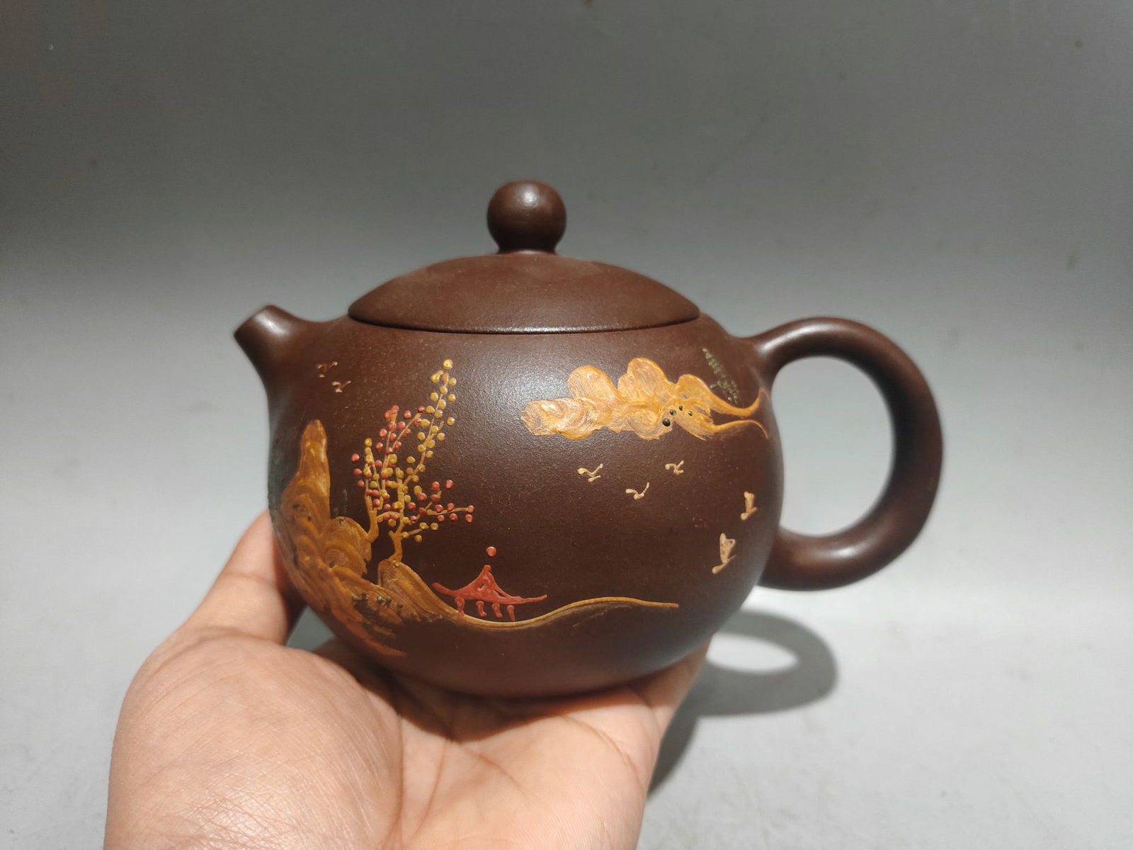 Name: Clay Painting of Xi Shi: Name: Clay Painting of Xi Shi; Base Mark: Gu Jingzhou; Size: 18X11cm; Capacity: 480cc; Clay: Original Ore Old Purple Clay Provenance:Private collection from a professor in Yale University. Our dedicat