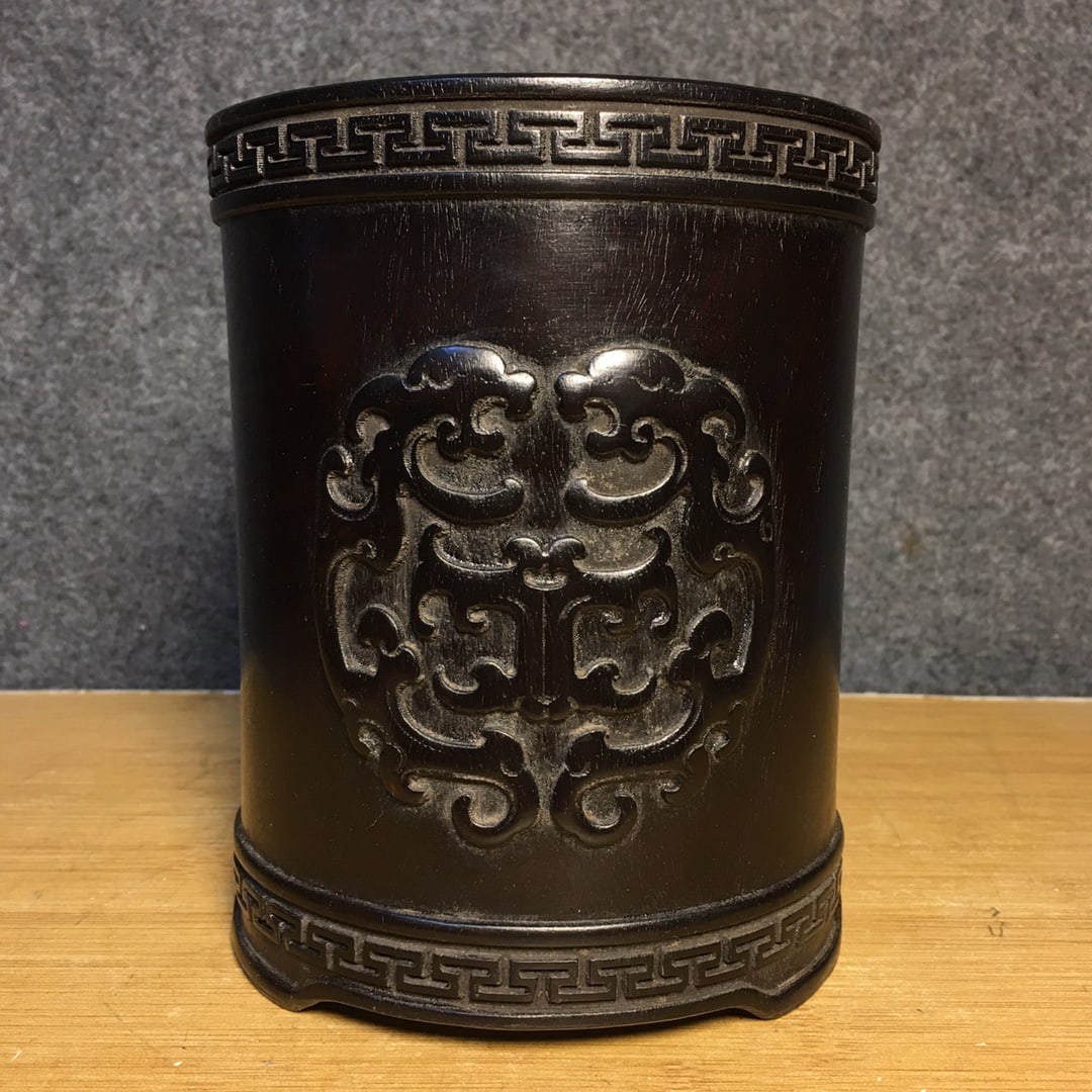 Rosewood carved pen holder (1 of 9)