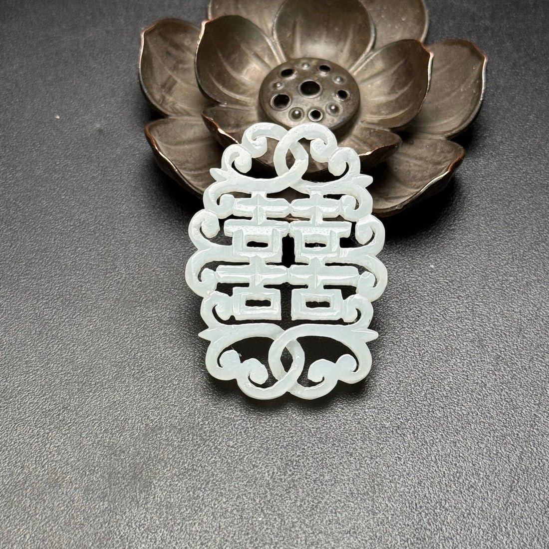 Exquisite Hetian jade double happiness pendant (1 of 9)