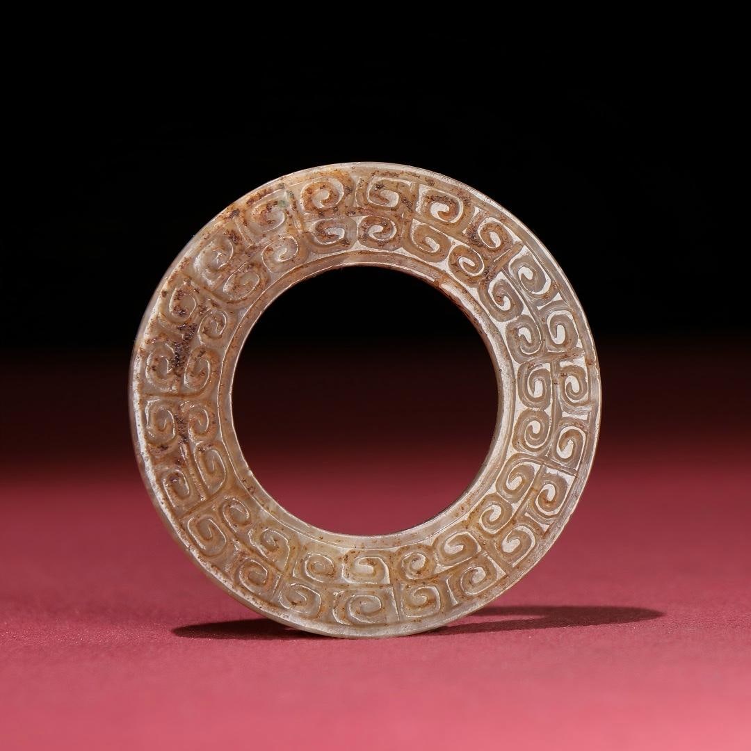 Exquisite old collection, uncleaned dragon ring made from raw jade. (1 of 9)