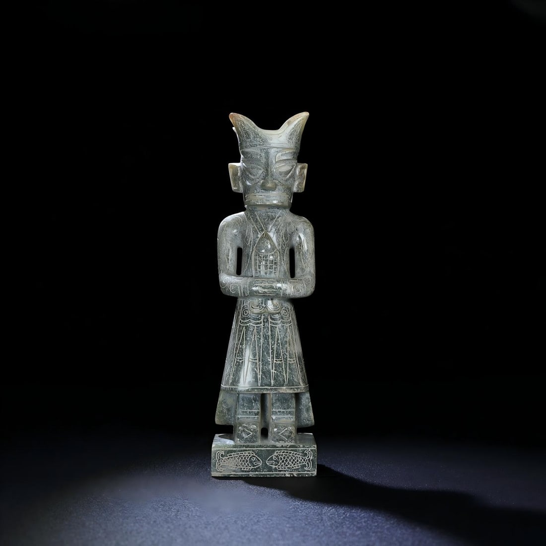 Exquisite antique, Hetian jade pebble unearthed grey-skinned deity figurine.: Exquisite antique, a Hetian jade carving of a deity with a thick, deep patina, deeply ingrained in color. The craftsmanship is superb, with sharp, precise carving. A rare and exceptional piece from a