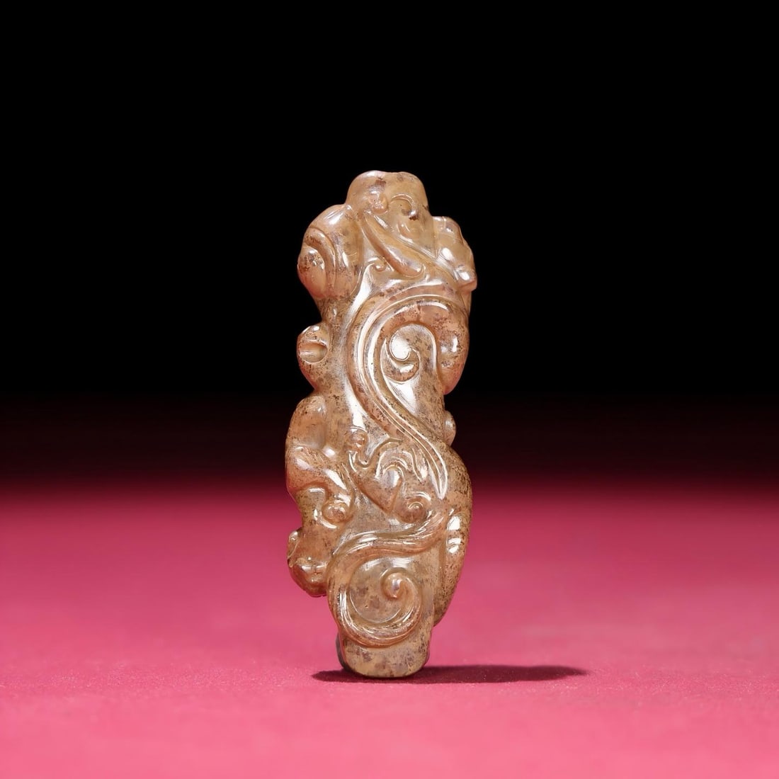 Exquisite antique collection, Hetian jade dragon-shaped pendant with full patina from a burial site.: Exquisite antique, a genuine Hetian jade dragon pendant with a thick, rich patina, a rare and exceptional piece from a private collection. Dimensions: 64 x 23 x 13 mm, Weight: 32 g Provenance:Private