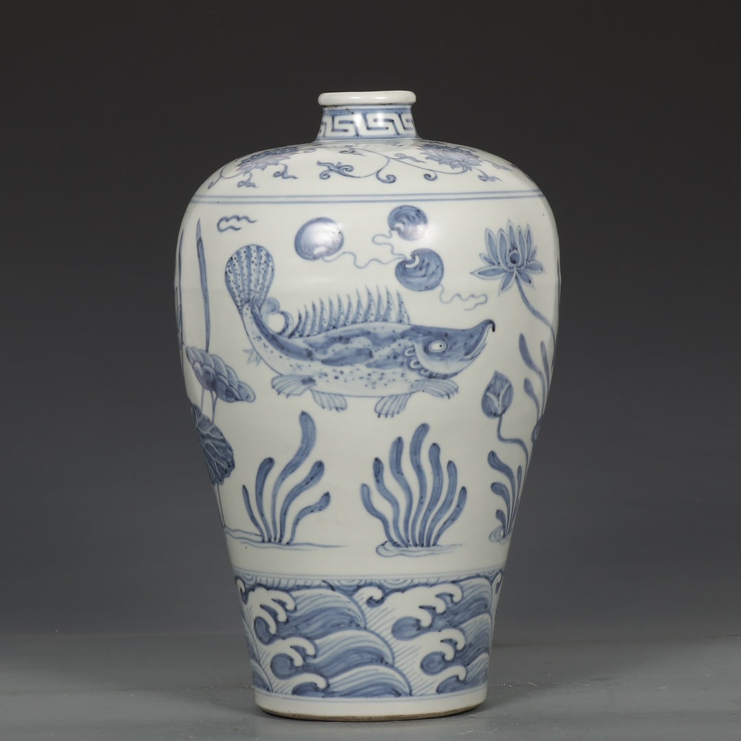 Blue and white porcelain plum vase with fish, algae and lotus design from the blank period of my (1 of 8)
