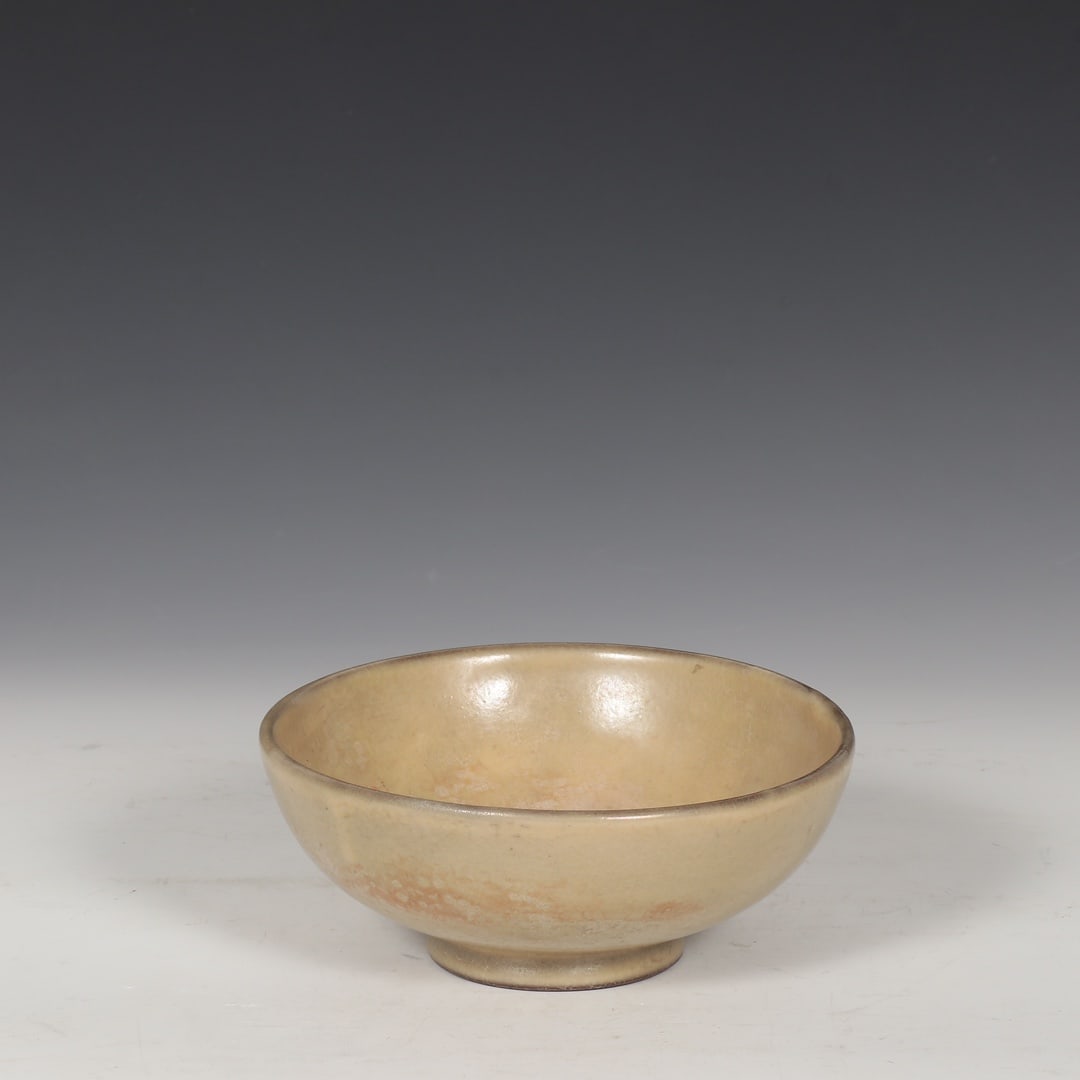 Formerly in my collection: Southern Song Dynasty Ge ware bowl with beige glaze (1 of 8)
