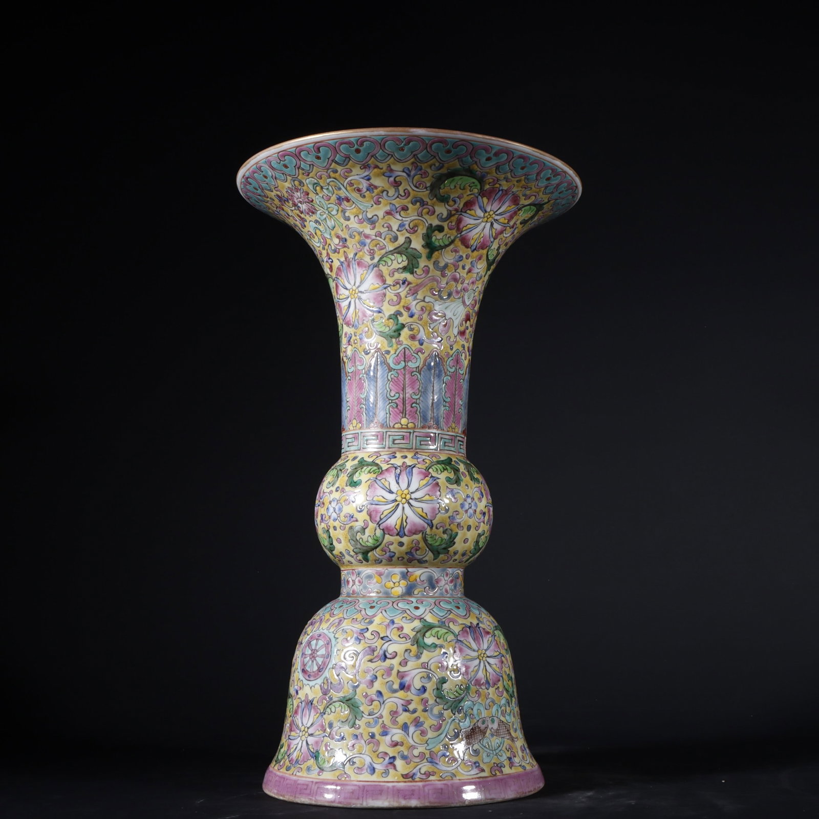 A Qing Dynasty Jiaqing period famille rose vase with floral design (1 of 9)