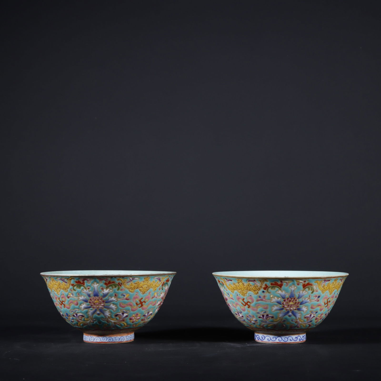 A pair of small famille rose bowls from the Qianlong period of the Qing dynasty, formerly in my (1 of 9)
