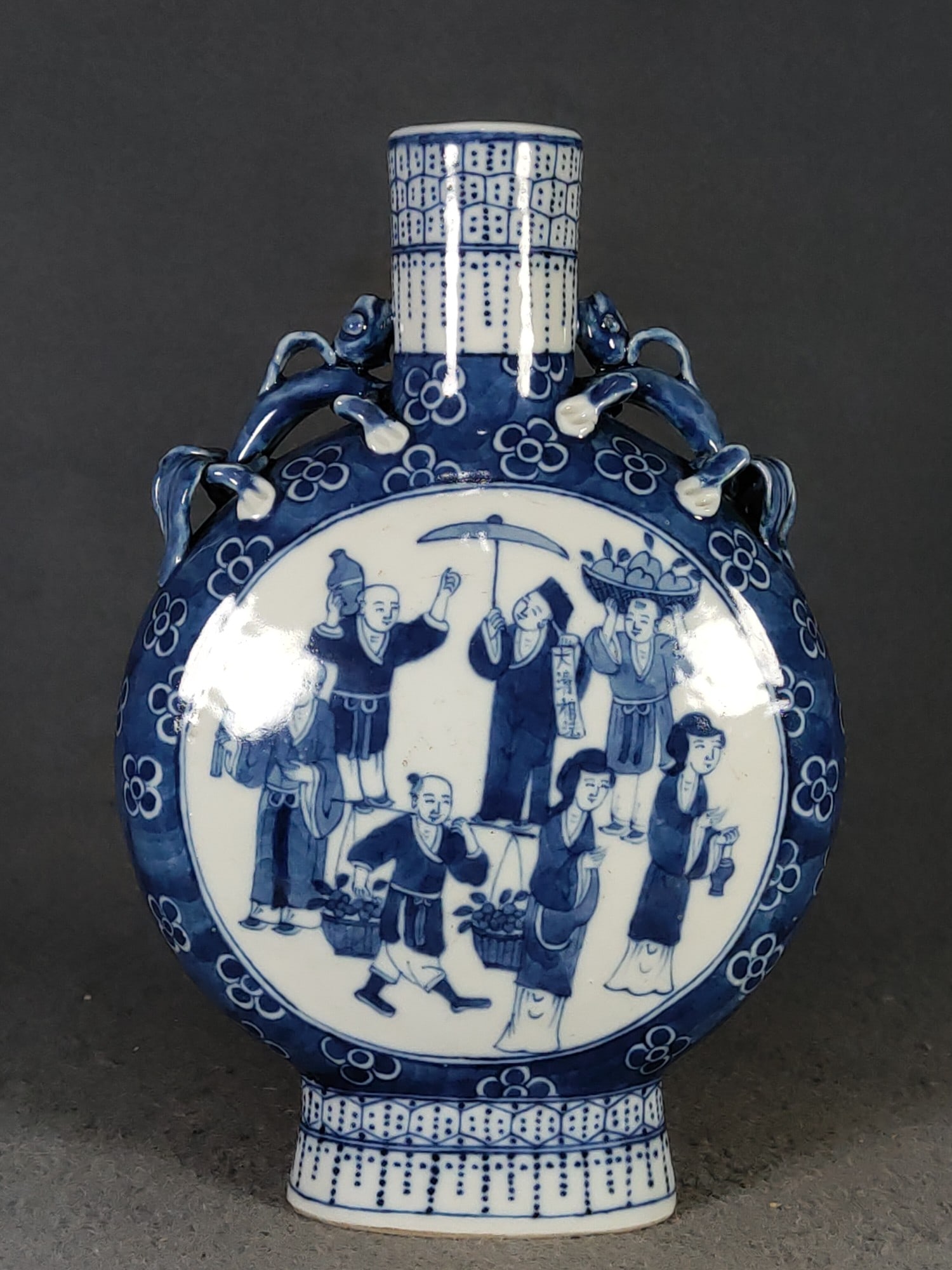 Kangxi Period Blue and White Flat Bottle with Figures and Stories (1 of 7)