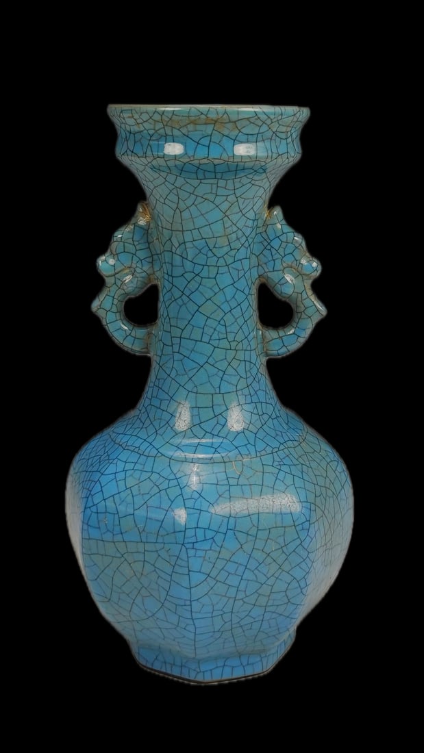 "Da Song Ge Kiln" celadon melon-shaped vase with small crackled animal-ear handles (1 of 9)