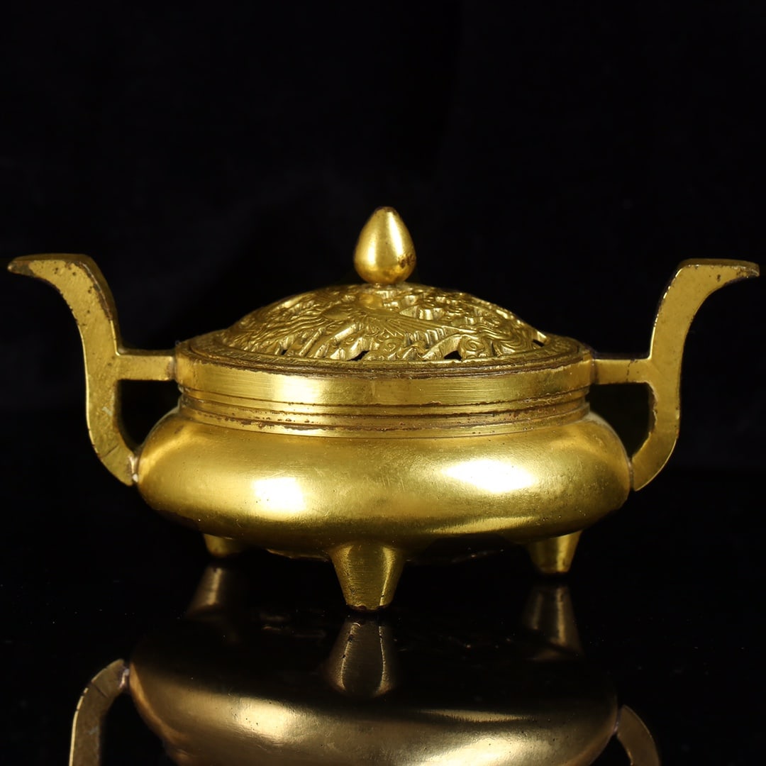 Gilt Bronze Incense Burner of the Xuande Period of the Ming Dynasty (1 of 7)