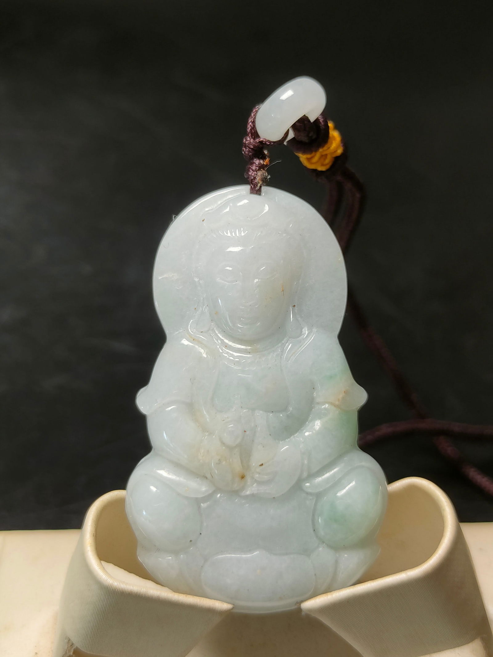 Jade Guanyin Bodhisattva Pendant (1 of 8)