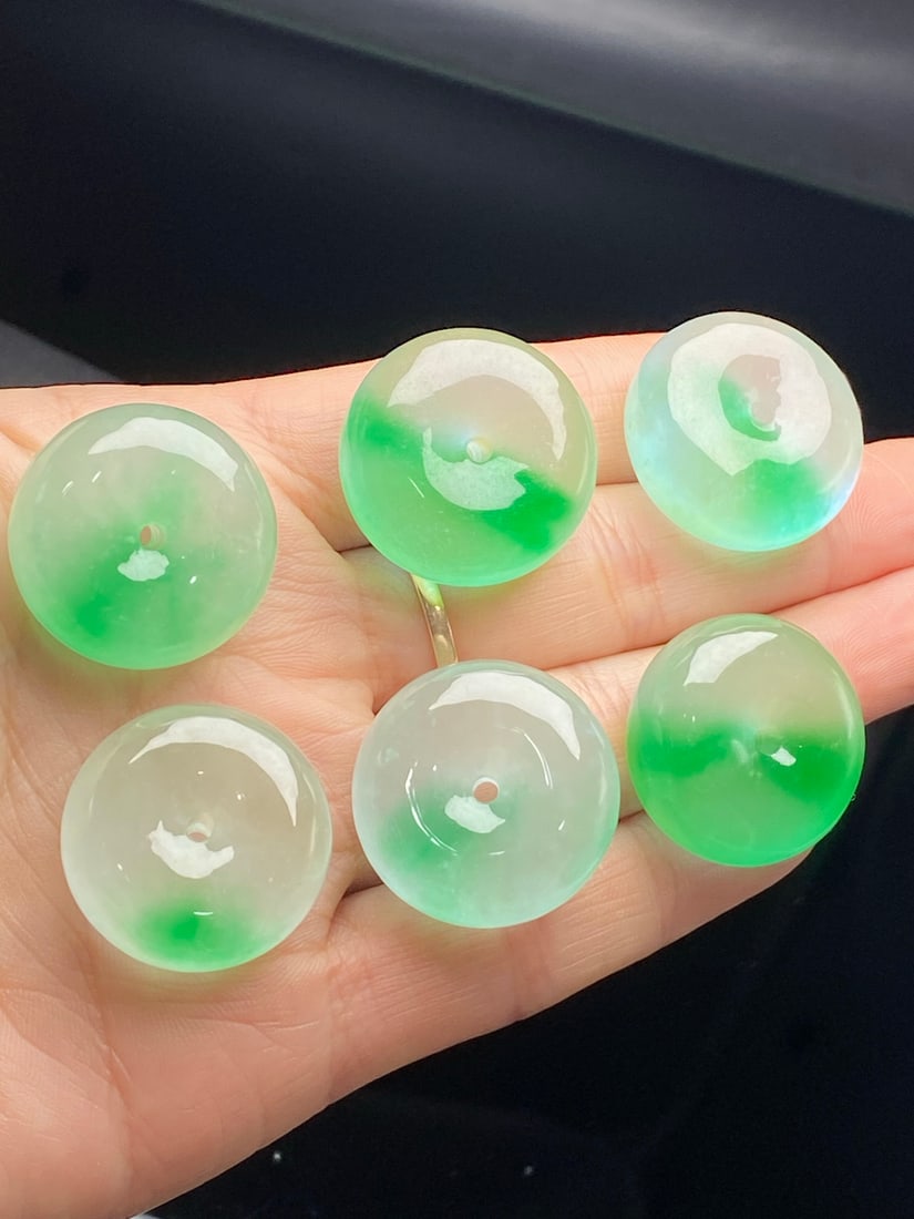 Jadeite of icy type with floating green "peace buckle" (1 of 9)