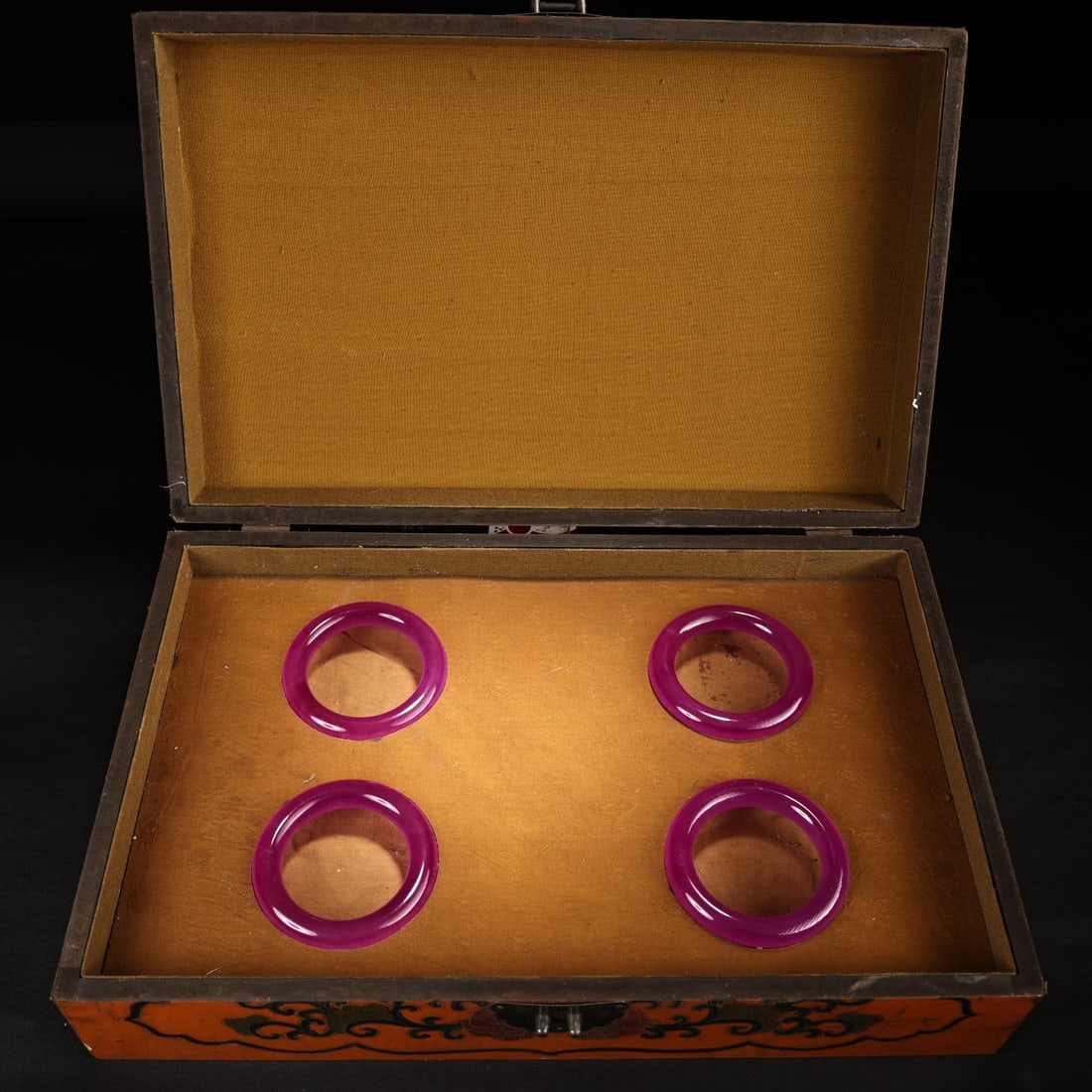A box containing rare, top-quality, high-grade icy violet jade bracelets from the Qing Dynasty (1 of 9)