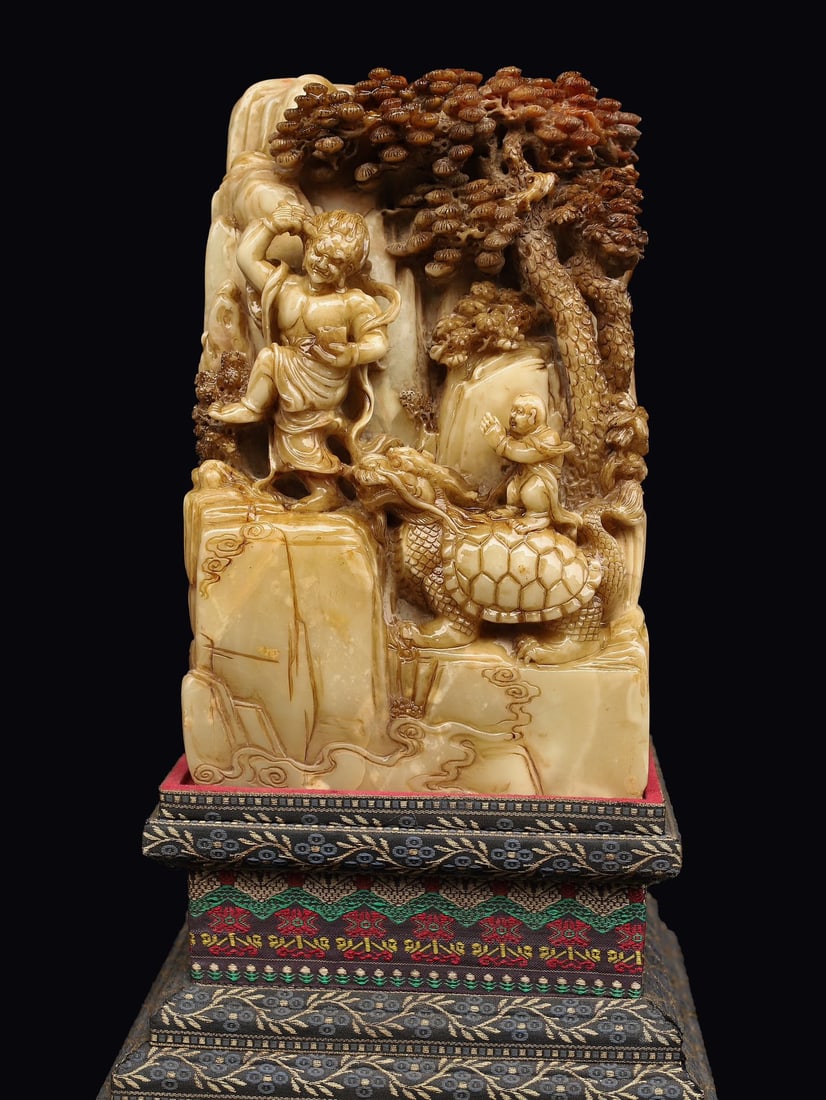 Antique treasured Shoushan stone ornament, hand-carved and packaged in a cloth box (1 of 12)