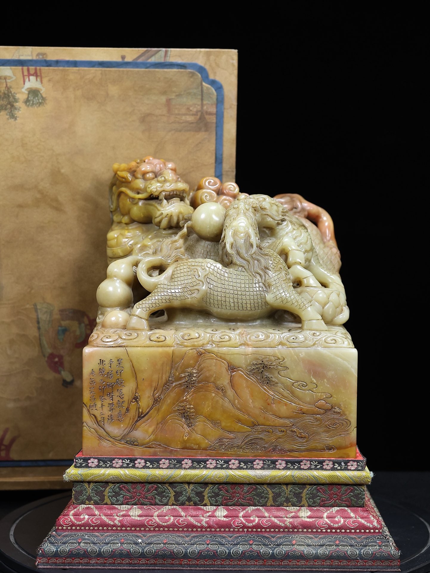 Rare antique Shoushan stone seal, hand-carved in a cloth box (1 of 12)