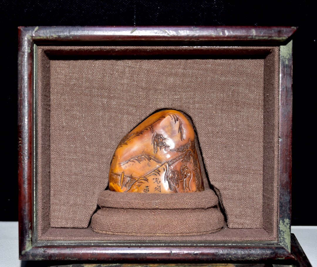 Collector's edition exquisite Shoushan stone and Tianhuang stone small ornaments and seals in (1 of 9)