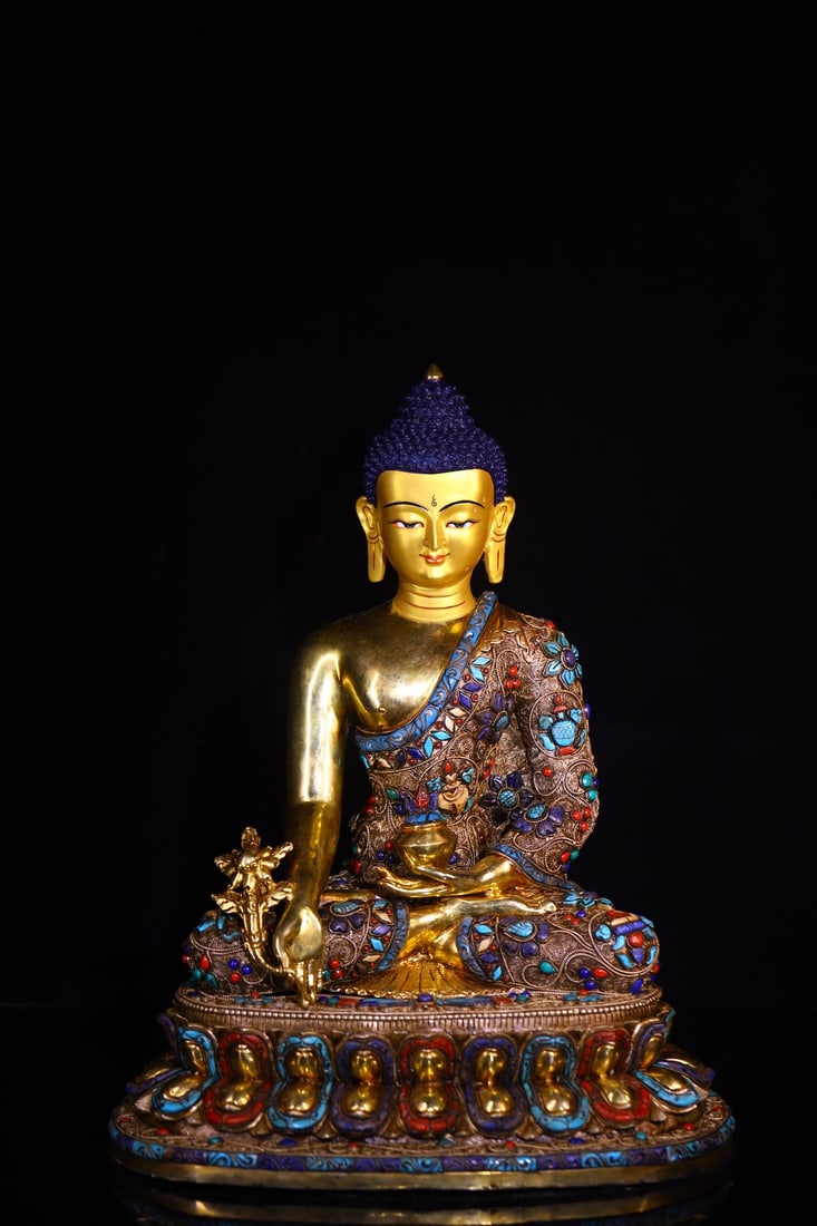 A handcrafted Shakyamuni Buddha statue made of copper base, hand-carved, filigree, and inlaid with: This Shakyamuni Buddha statue, crafted entirely by hand with a copper base and engraved with Tibetan silver filigree and gemstones, is 45 cm high, 35 cm wide, and weighs approximately 11.6 kg. Provena