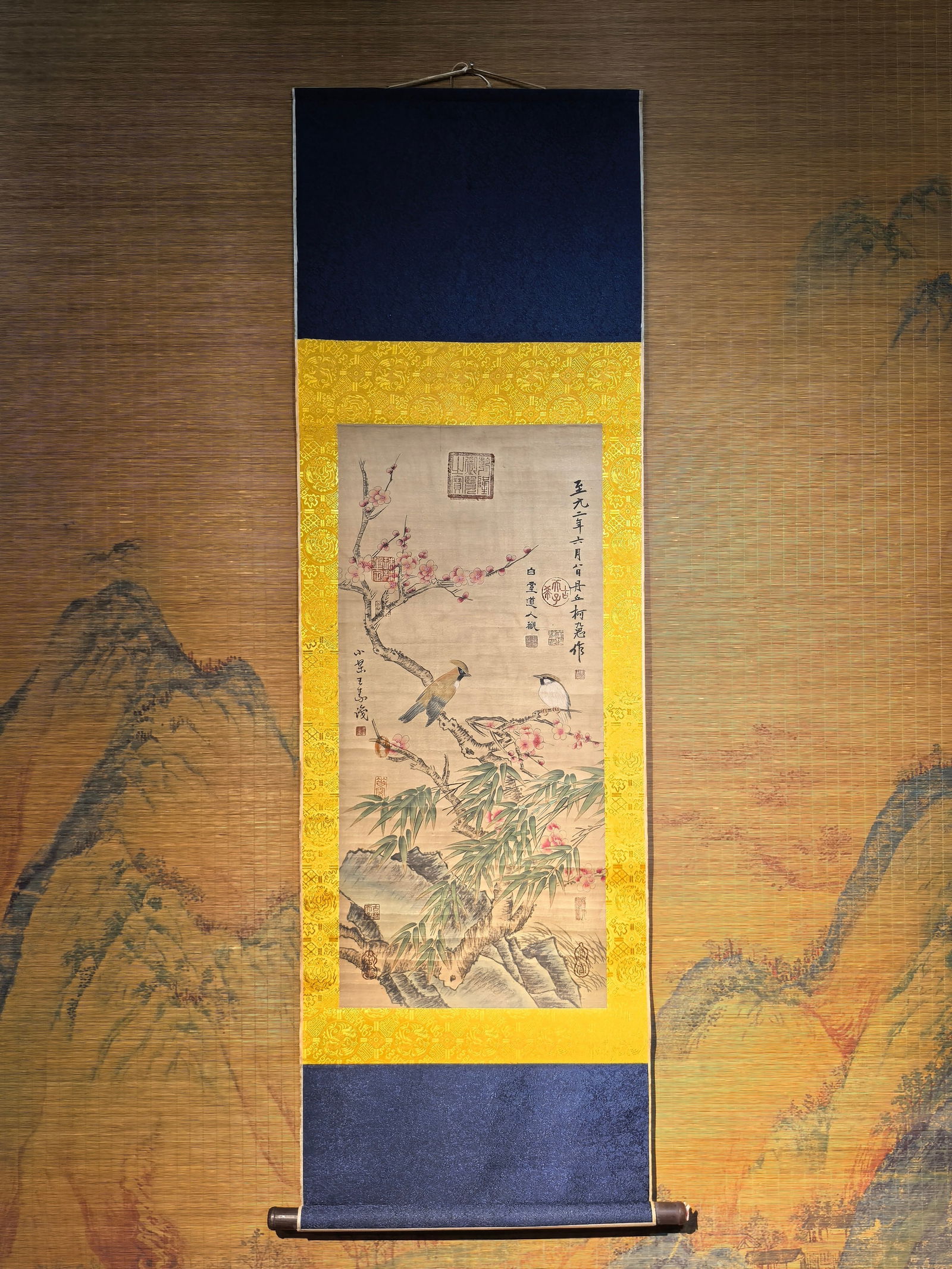 Ke Jiusi's hand-drawn flower and bird paintings: Hand-painted flower and bird paintings by calligrapher and painter Ke Jiusi Provenance:Mr.Jordi, Northern Virginia. Our dedicated team expertly handles both domestic and global shipping arrangements.W