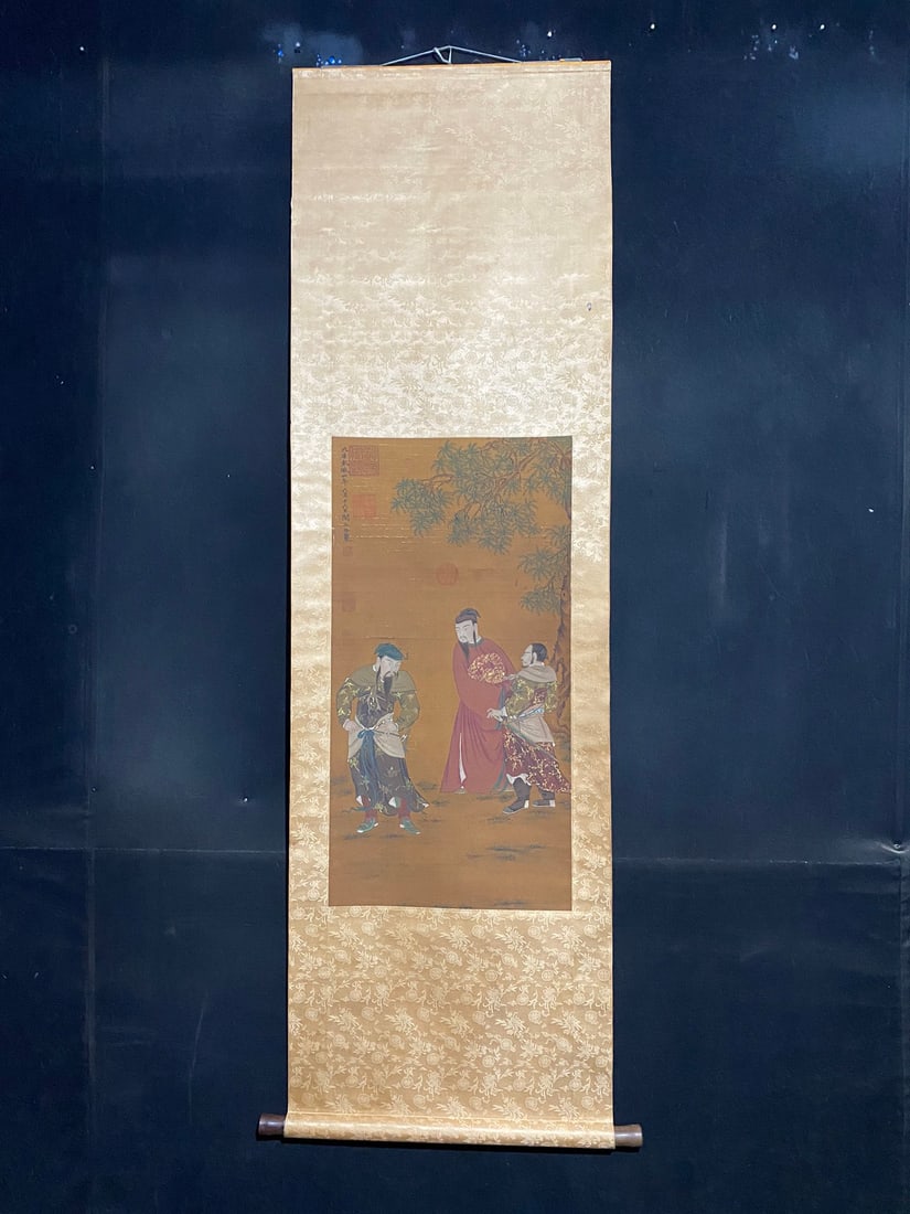 Guan Liben's figure paintings: Fine Three-Foot Hanging Scroll Painting: A Hand-Painted Figure Painting by Guan Liben of the Tang Dynasty. Actual product photograph. Material: Silk, mounted. Dimensions: Height x Width 205cm x 60cm;