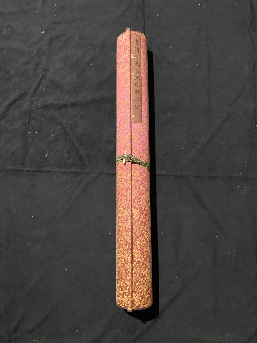 Chu Suiliang's Calligraphy Scroll: Fine Handscroll Painting and Calligraphy Scroll by Chu Suiliang of the Tang Dynasty. Purely hand-painted. Actual product photos. Material: Xuan paper, mounted. Dimensions: Approximately 11cm x 80cm