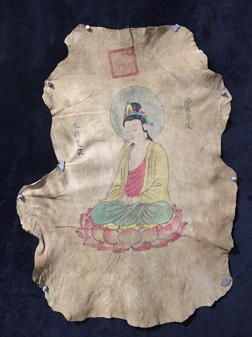 Fine leather painting, Guanyin image: Exquisite leather painting, hand-painted Guanyin image, one picture per item, actual product. Dimensions: 90cm x 67cm (H x W). Provenance:Private collection, Houston, Texas. Our dedicated team expertl