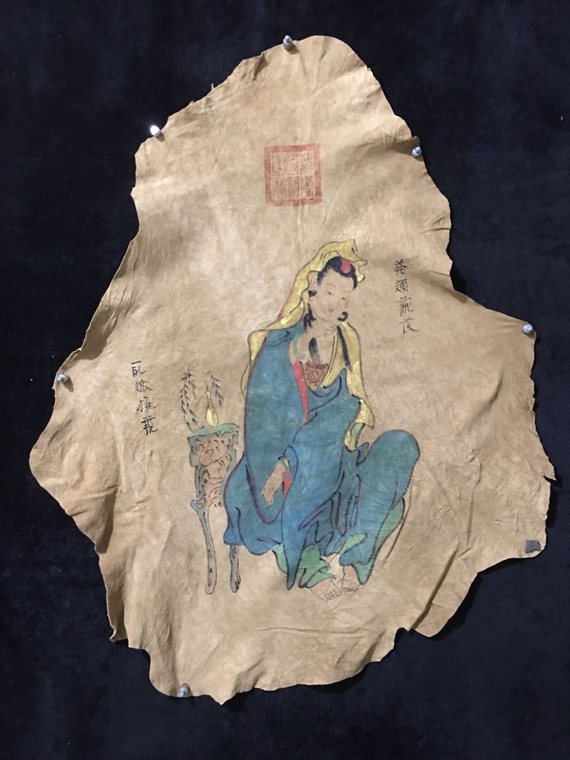 Fine leather painting, Guanyin: Exquisite leather-painted Guanyin statue, hand-painted, one item per image, dimensions: 93cm x 76cm (height x width). Provenance:Private collection from a professor in Harvard University. Our dedicate