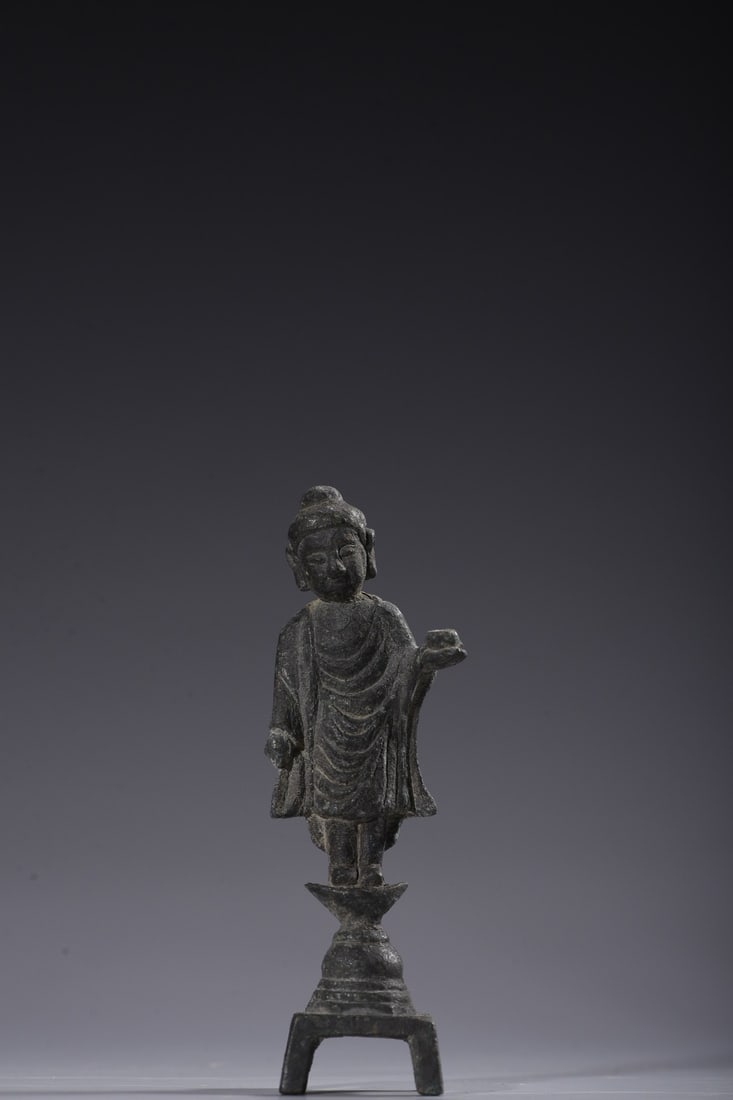 Bronze Buddhist statues from the Northern Wei Dynasty (1 of 9)