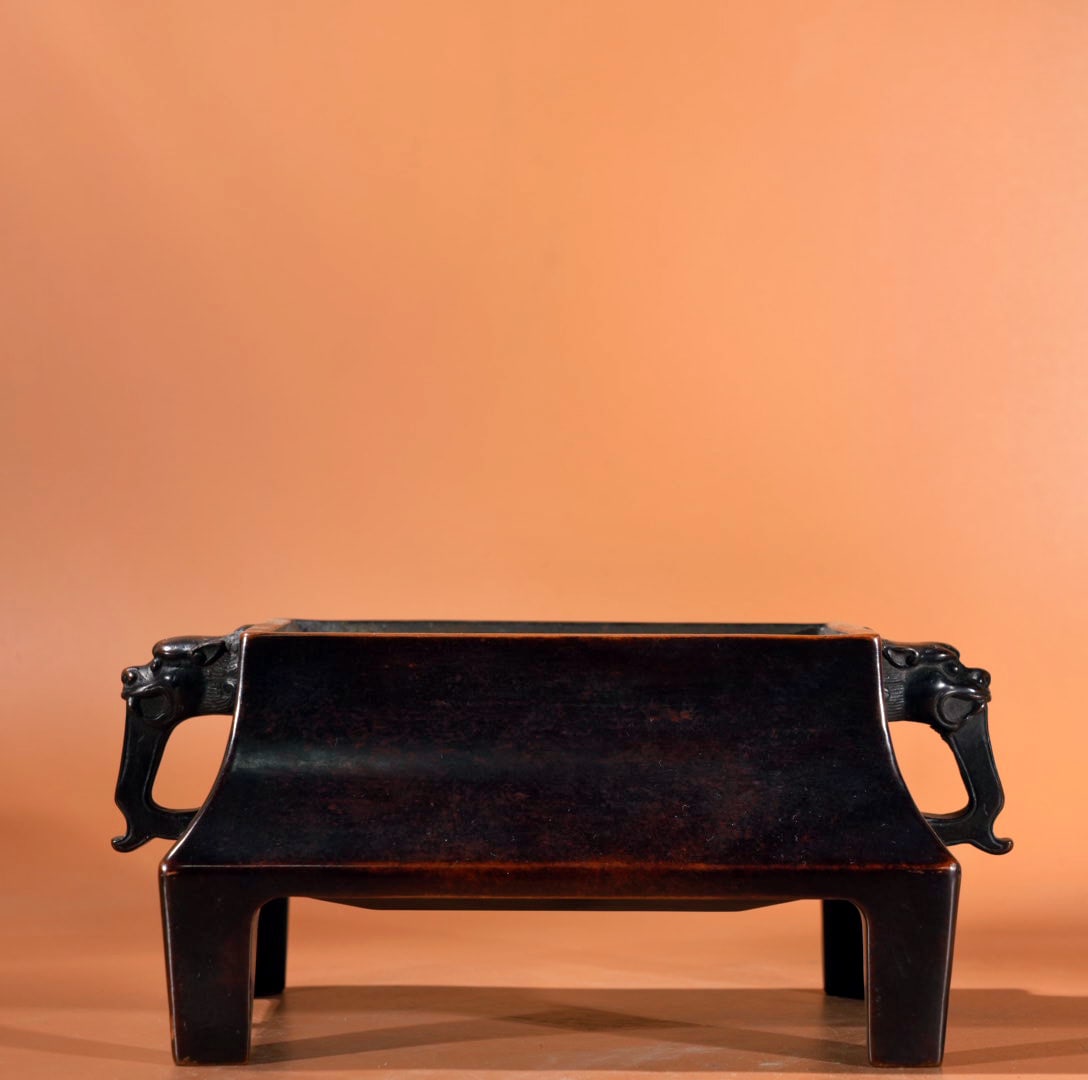 Fine Copper Double-Eared Incense Burner: A fine bronze double-eared censer, 10 cm high, with a mouth diameter of 14.8-10 cm, and weighing 4265 grams. Provenance:Private collection from a professor in Yale University. Our dedicated team exper