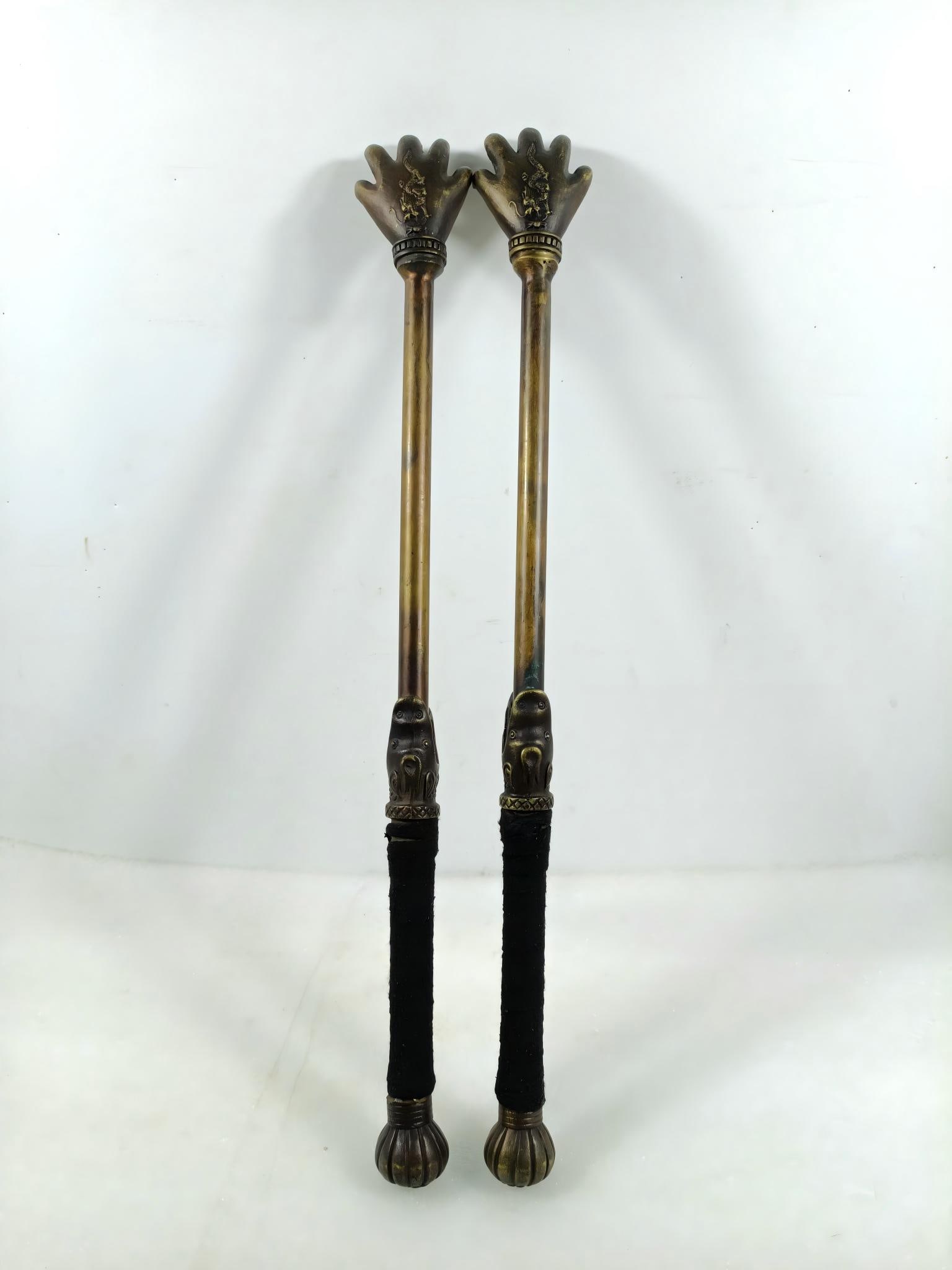 Ancient weapons: This is an old, well-preserved antique weapon from my collection. It is exquisitely crafted with a weathered patina. Contact me if interested. 51x6cm, 100g. Provenance:Mr. Stefan, Minneapolis, Minneso