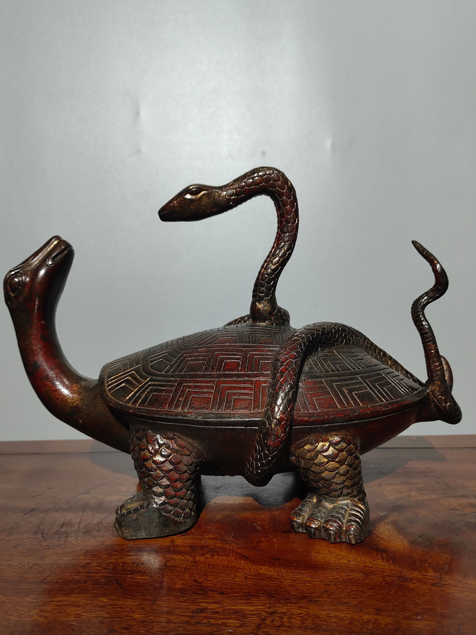 Copper-bodied gilded auspicious beast and black tortoise mythical beast ornaments for attracting (1 of 9)