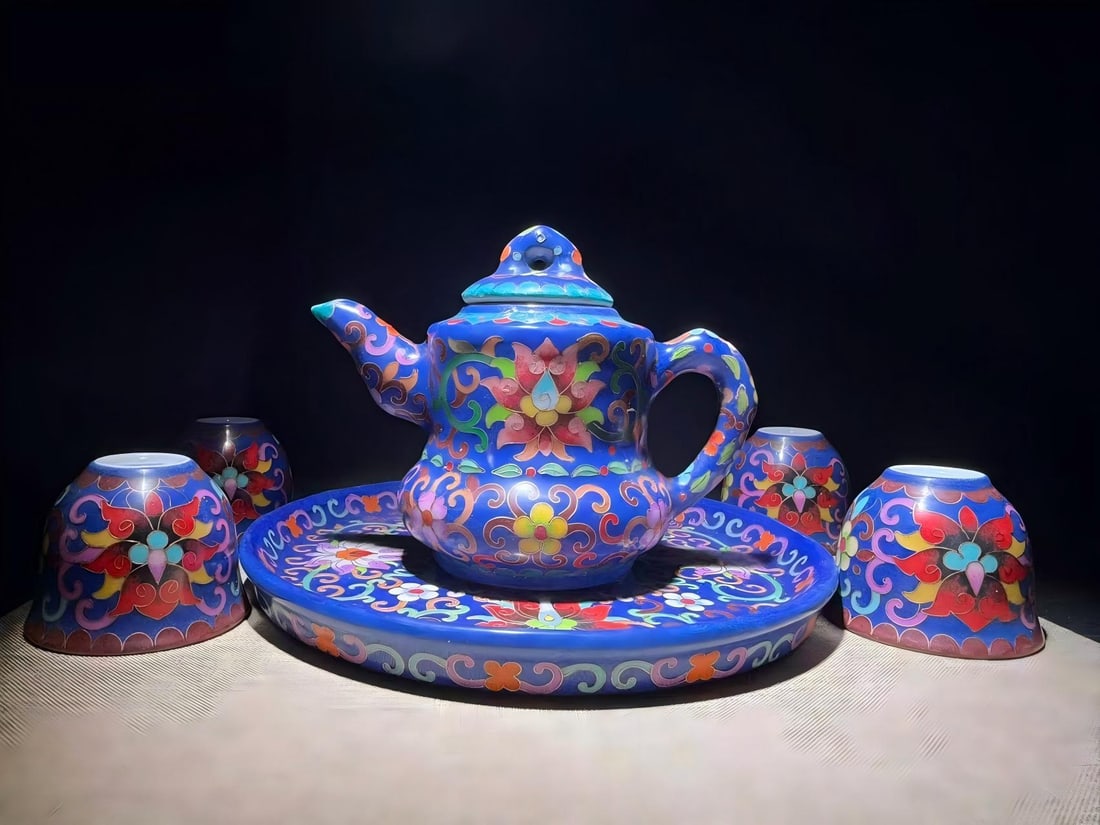 Cloisonne Enamel Teapot of the Chenghua Period of the Ming Dynasty (1 of 9)