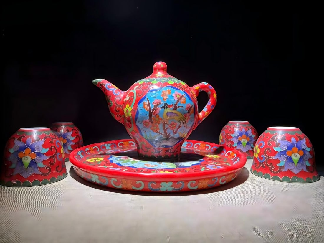 Cloisonne Enamel Teapot of the Chenghua Period of the Ming Dynasty (1 of 8)