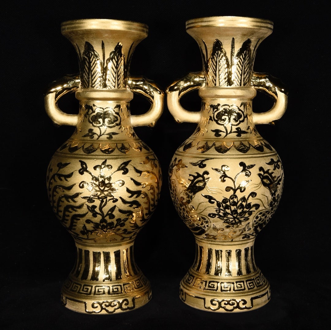 Gilded Phoenix-Patterned Double-Eared Vase from the Xuande Period of the Ming Dynasty (1 of 9)