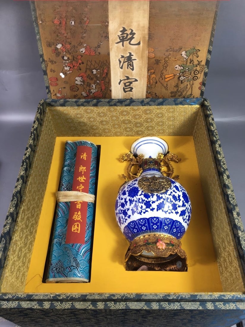 rare cloisonne enamel vase with gold foil and a hand-painted painting of one hundred horses by: A rare cloisonne enamel vase with gold overlay, hand-painted by Giuseppe Castiglione (Lang Shining) depicting one hundred horses, 9x14x26.5cm. Provenance:Private Estate, Michigan. Our dedicated team e