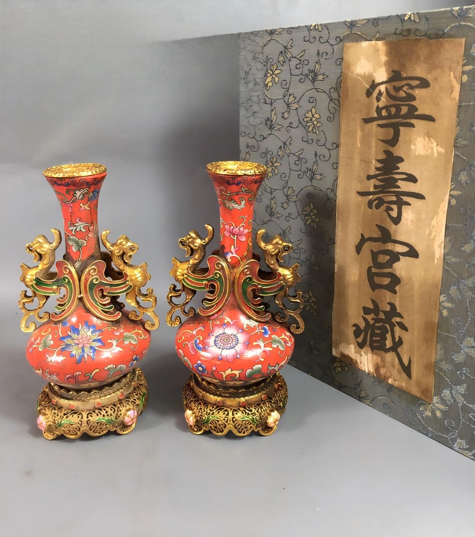 Standing Guanyin carved in iron red and gold during the Qing Dynasty: A Qing Dynasty iron-red and gilt-gilt carving of a standing Guanyin, 44.5 x 16 cm Provenance:Private Estate, Michigan. Our dedicated team expertly handles both domestic and global shipping arrangement