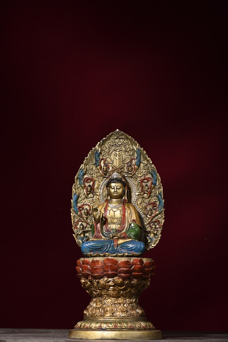 Copper Painted Guanyin Bodhisattva Statue: The bronze painted Guanyin Bodhisattva statue is 36.5cm high, 15.5cm wide, and weighs 3130 grams. Provenance:Private collection, Connecticut. Our dedicated team expertly handles both domestic and glob
