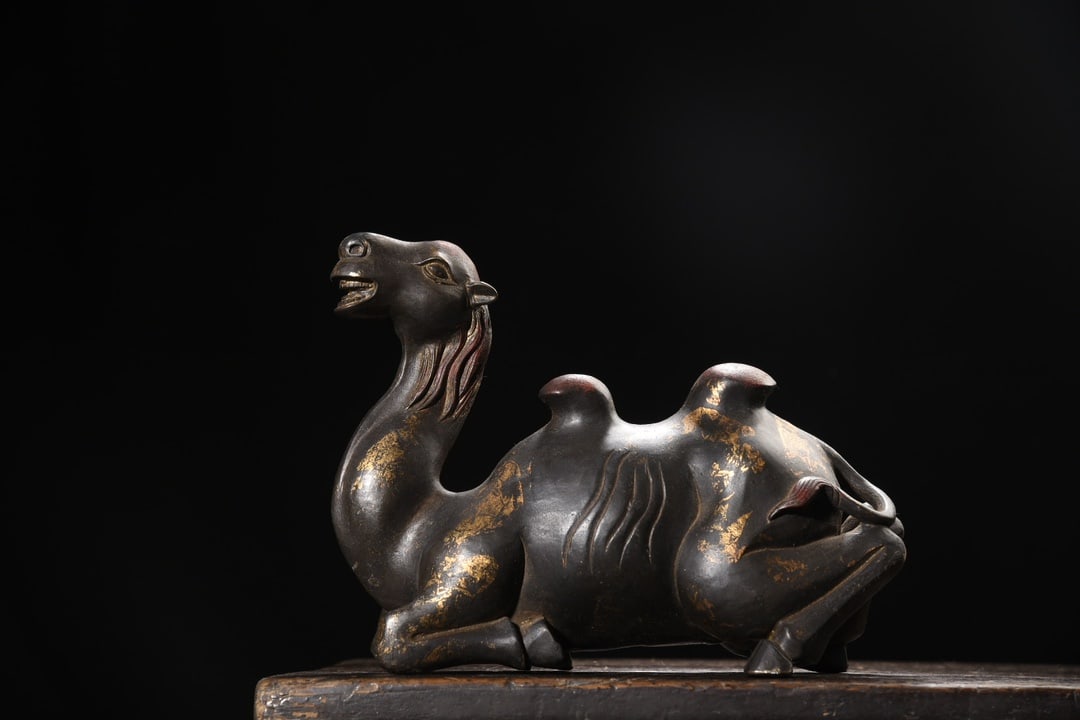 Bronze and gold camel ornament (1 of 9)