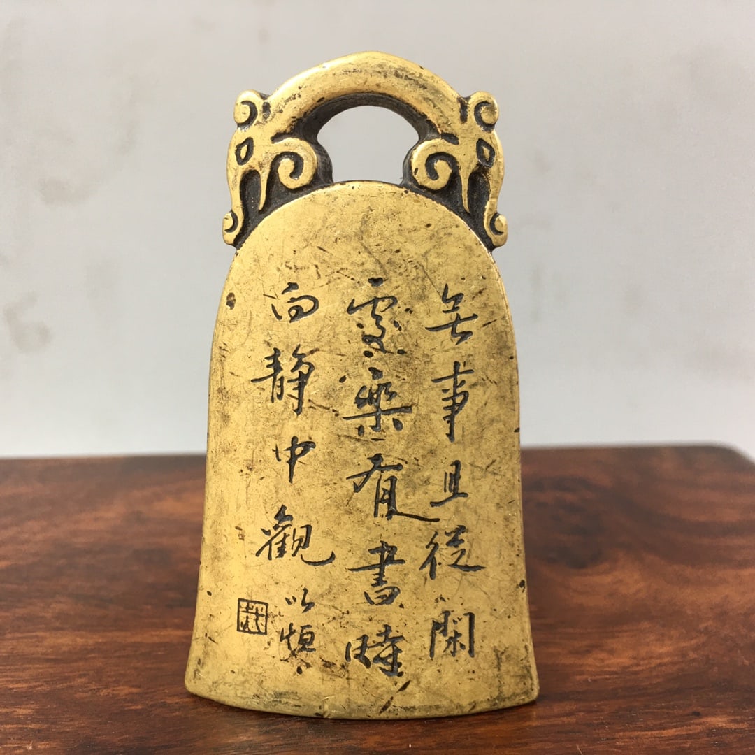 copper seal: The bronze seal weighs 175 grams and measures 7.4 x 4.2 x 1 cm. Provenance:Mrs.Jennifer , Minneapolis, Minnesota. Collected by her late husband. Our dedicated team expertly handles both domestic and g