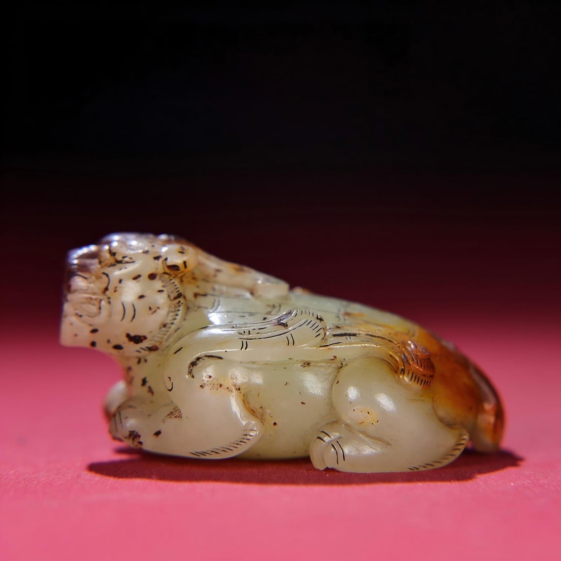 Exquisite antique, a Hetian jade auspicious beast hand-held piece with full patina from an unearthed (1 of 9)